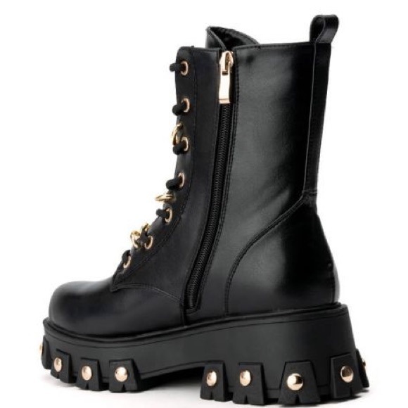 Azalea Wang Black Leather Gold Embellished Lace Up Combat Boots - Picture 2 of 3